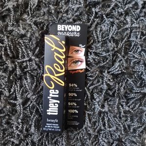 FULL SIZE - New - BENEFIT Beyond Mascara